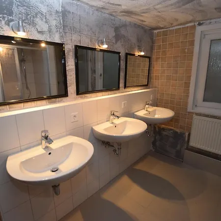 Apartment Gerlingen Hostel *